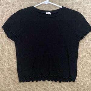 Black lettuce edges cropped tee from garage